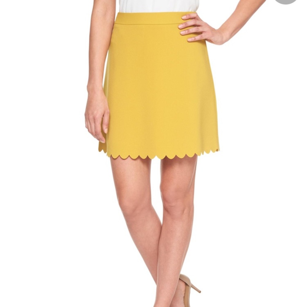 Banana Republic yellow scallop trim skirt